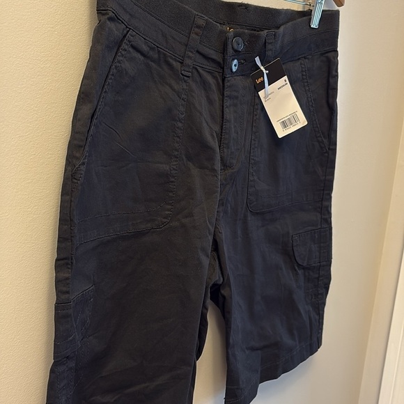 NWT Lee Relaxed Fit Avey Knit Waist Bermuda Short Black Size 8 (Medium) - Picture 9 of 10